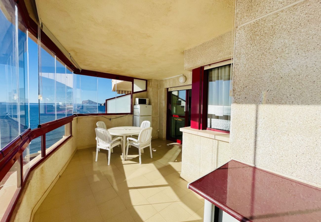 Terraza acristalada con ventanas abatibles para disfrutar de las vistas en cualquier época del año